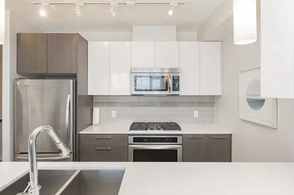 Richmond, BC V7C 0A3,5511 Hollybridge WAY #6015