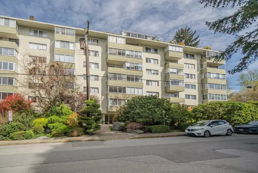 1425 Esquimalt AVE #606, West Vancouver, BC V7T 1L1