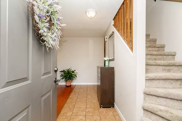 8159 132a ST, Surrey, BC V3W 8Y5