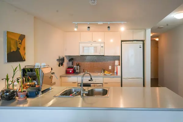 Vancouver, BC V6B 0E9,788 Hamilton ST #2208