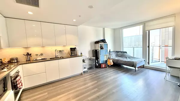Vancouver, BC V5X 0J8,8188 Fraser ST #601