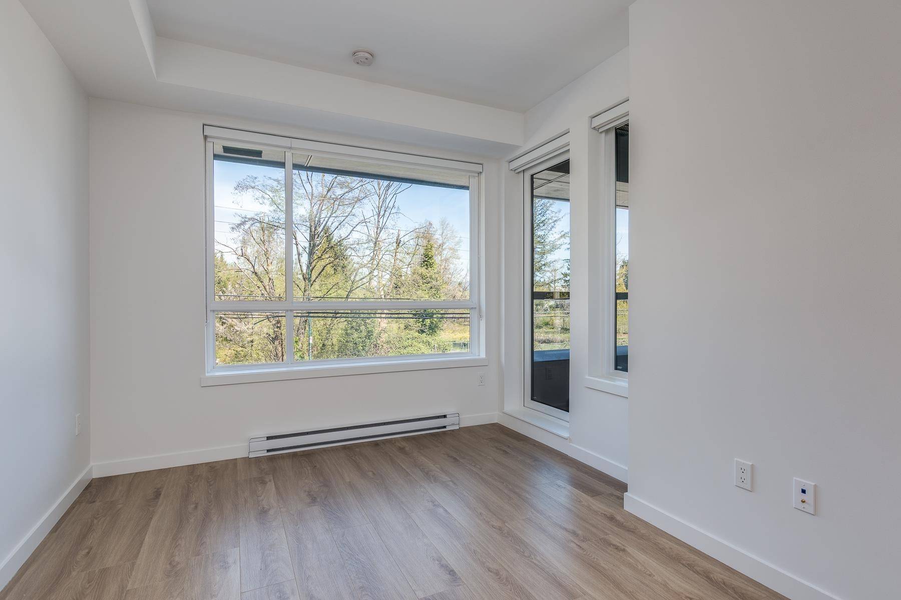 Surrey, BC V3T 0T8,13838 108 AVE #W303