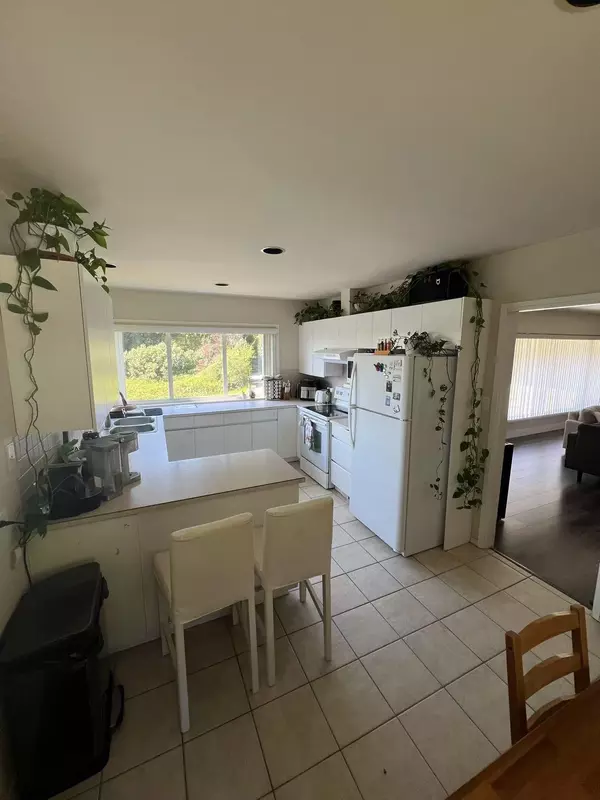 West Vancouver, BC V7S 1G8,533 Hadden DR