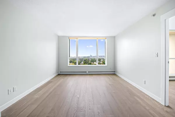 10777 University DR #1805 Surrey, BC V3T 0E6