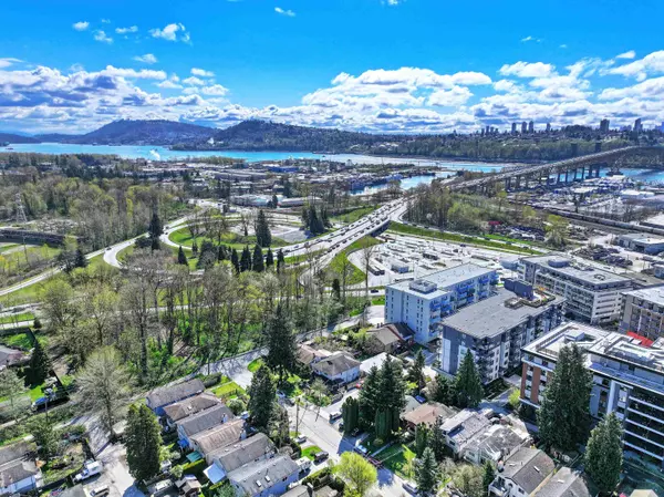 279 Orwell ST North Vancouver, BC V7J 2G2