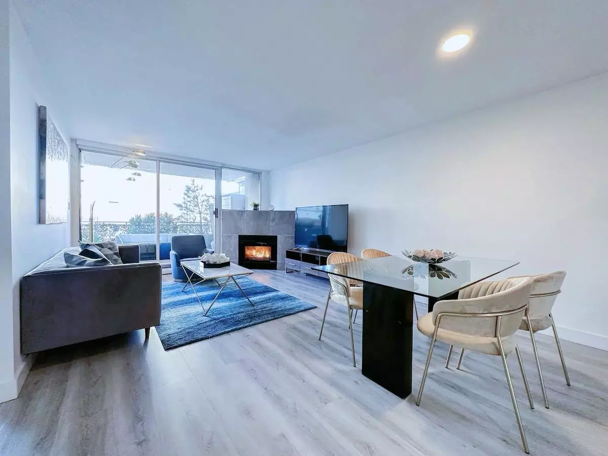 Vancouver, BC V6B 6B8,555 Abbott ST #309