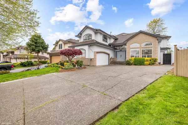 Surrey, BC V3W 0N4,8078 Redtail CT