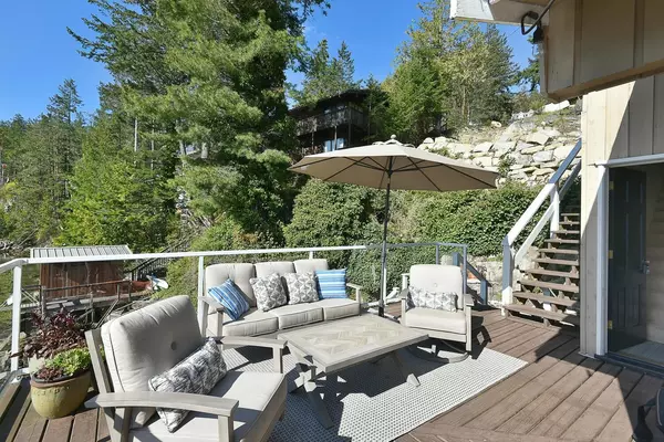 Madeira Park, BC V0N 2H1,4279 Francis Peninsula RD