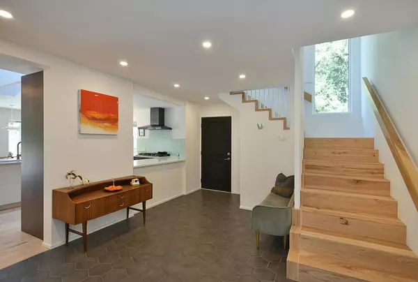 Madeira Park, BC V0N 2H1,13248 Porters RD