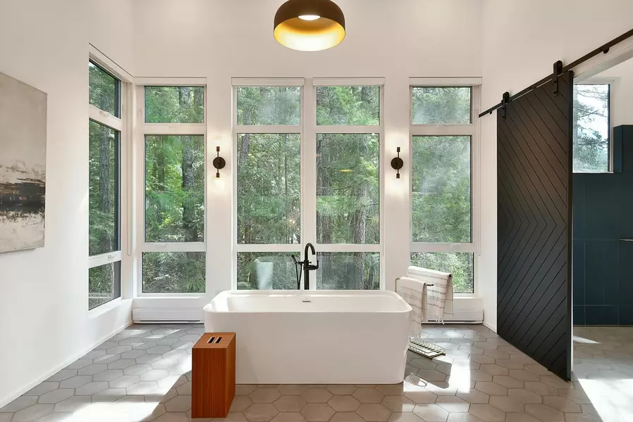 13248 Porters RD, Madeira Park, BC V0N 2H1