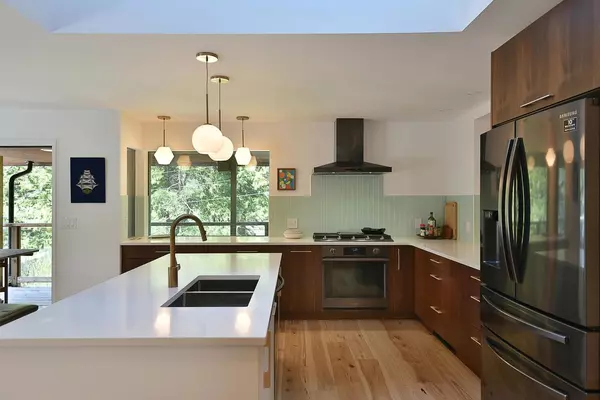 13248 Porters RD Madeira Park, BC V0N 2H1