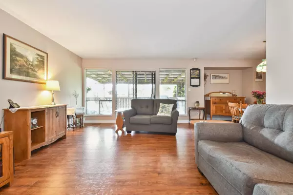 Mission, BC V2V 5S6,32438 Badger AVE