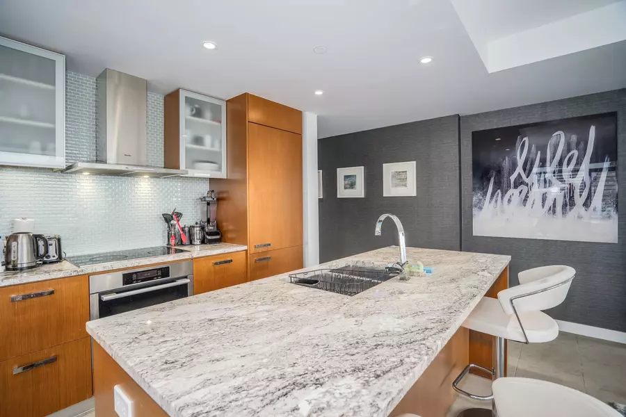 1028 Barclay ST #1906, Vancouver, BC V6E 0B1