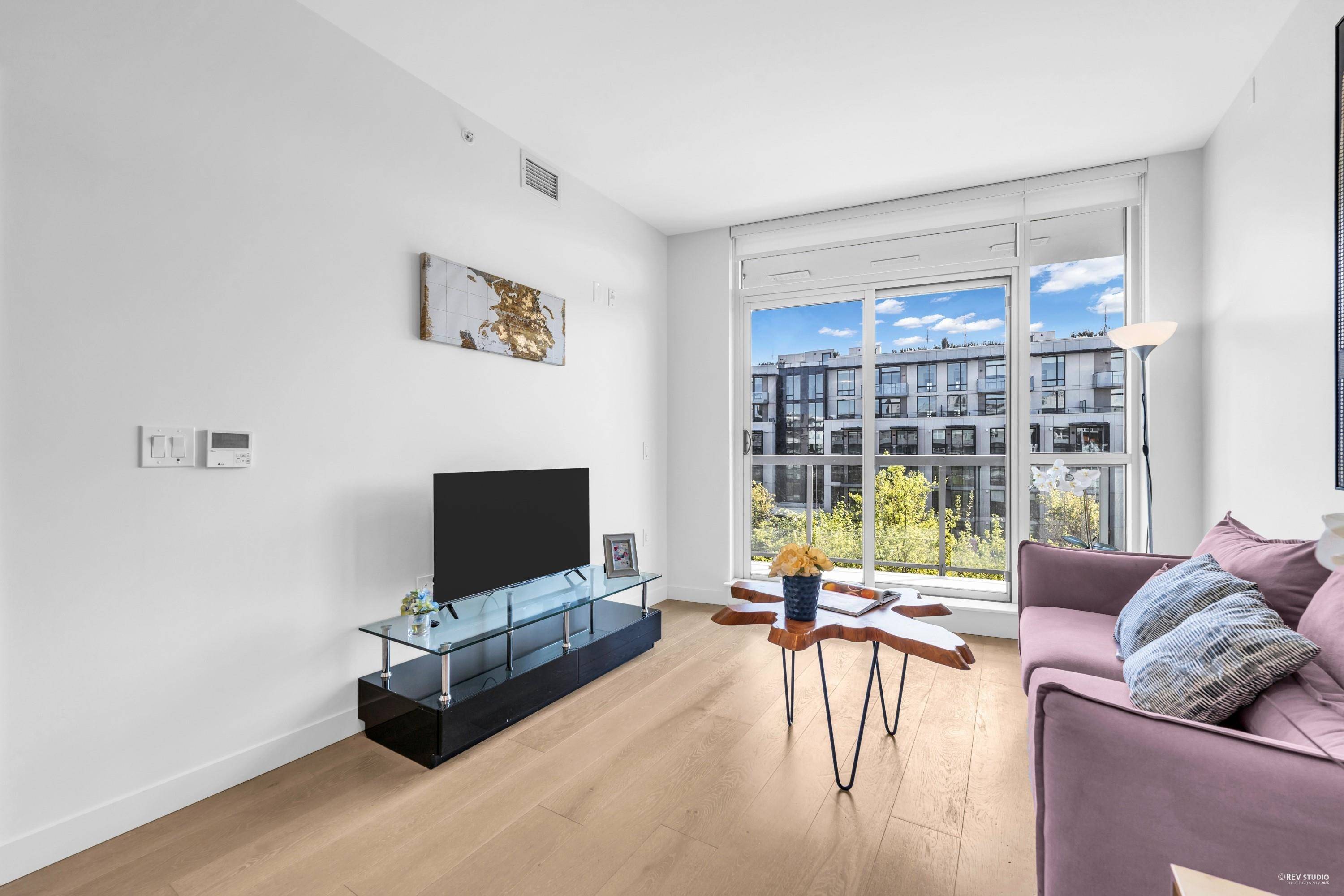 Vancouver, BC V5Z 2Z6,5189 Cambie ST #406