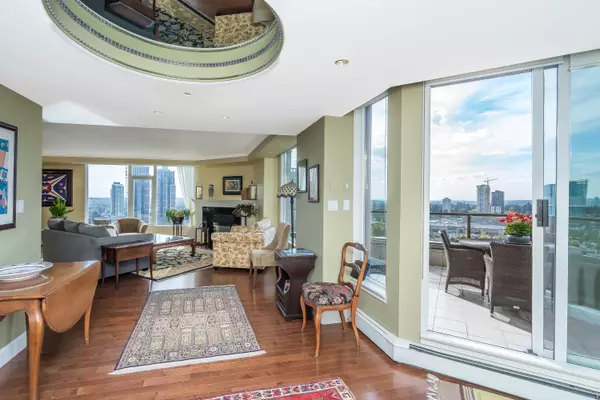 Surrey, BC V3T 5T1,13880 101 AVE #2101