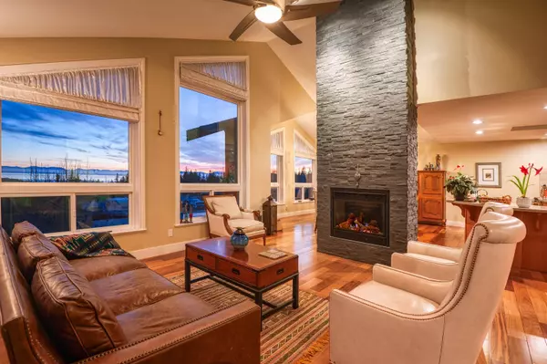 Sechelt, BC V7Z 0N7,6327 Baillie RD