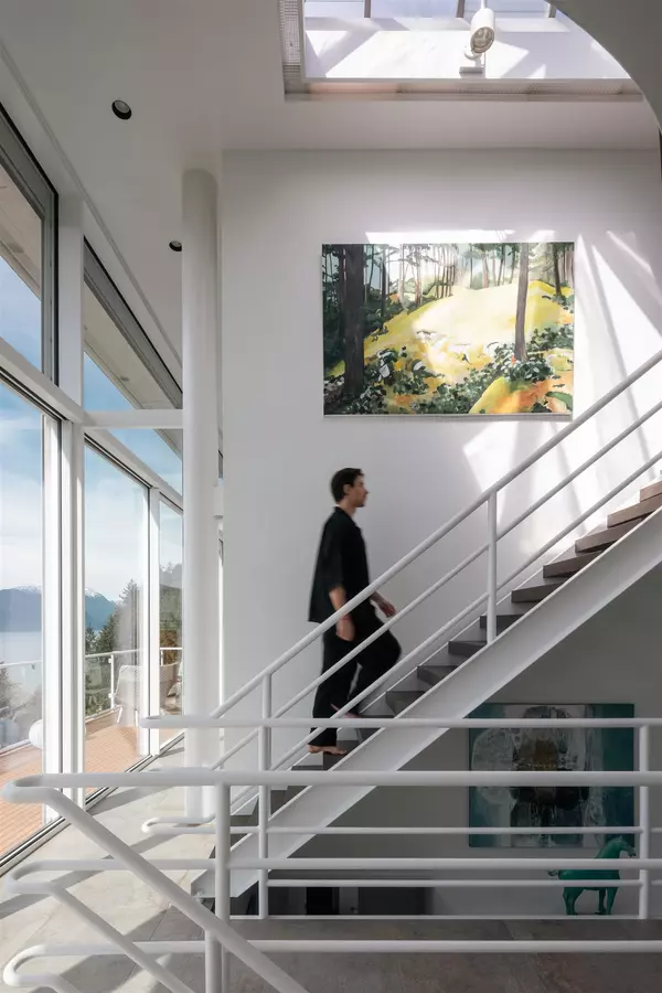 90 Isleview PL West Vancouver, BC V0N 2E0