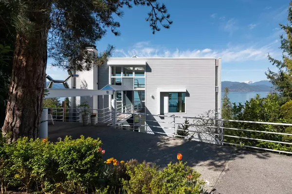 West Vancouver, BC V0N 2E0,90 Isleview PL