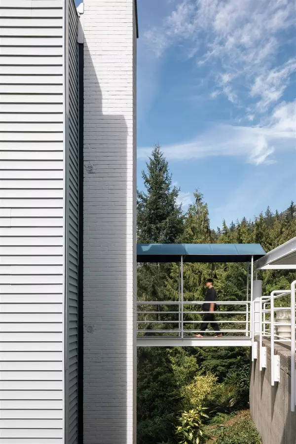 90 Isleview PL West Vancouver, BC V0N 2E0