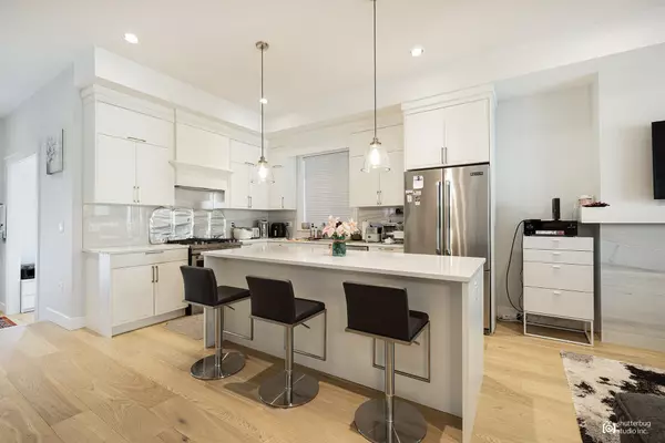 Surrey, BC V3Z 0V5,16475 21a AVE