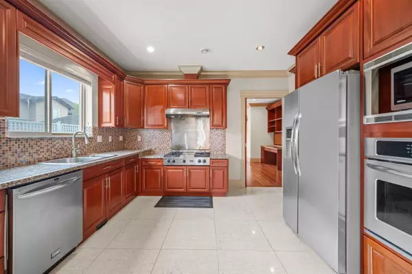 Richmond, BC V7A 2C4,8428 Pigott RD
