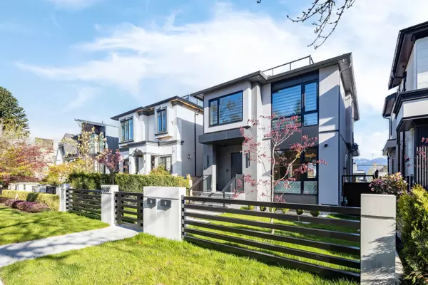 Vancouver, BC V6R 2L6,4039 W 11th AVE