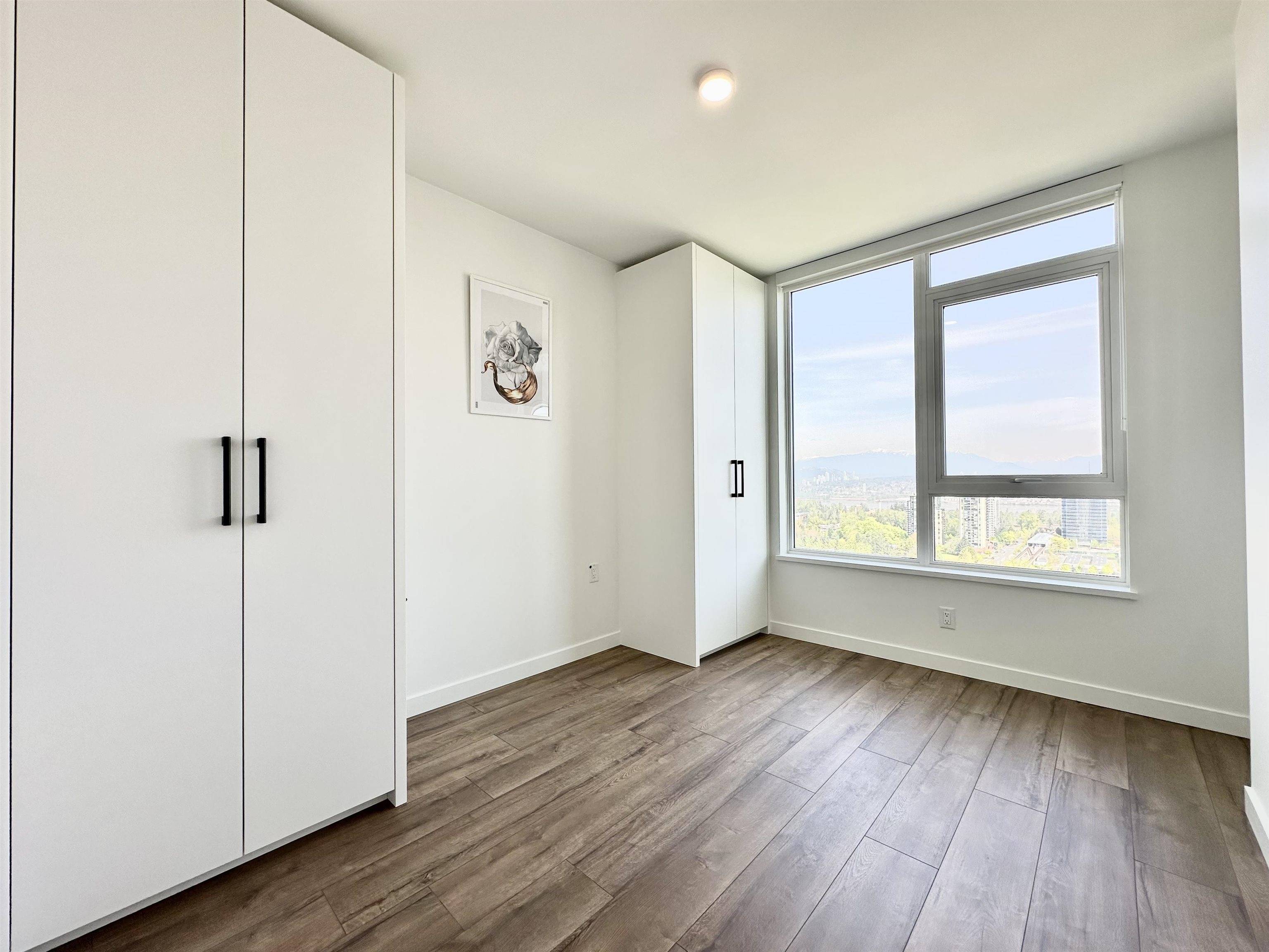 13428 105 AVE #2504 Surrey, BC V3T 0S6