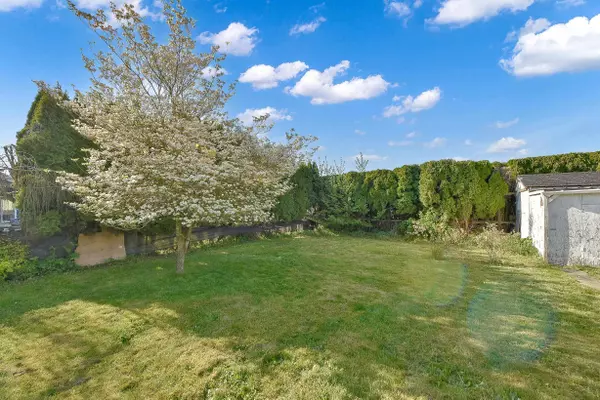 10113 Manor DR Chilliwack, BC V2P 5Y6