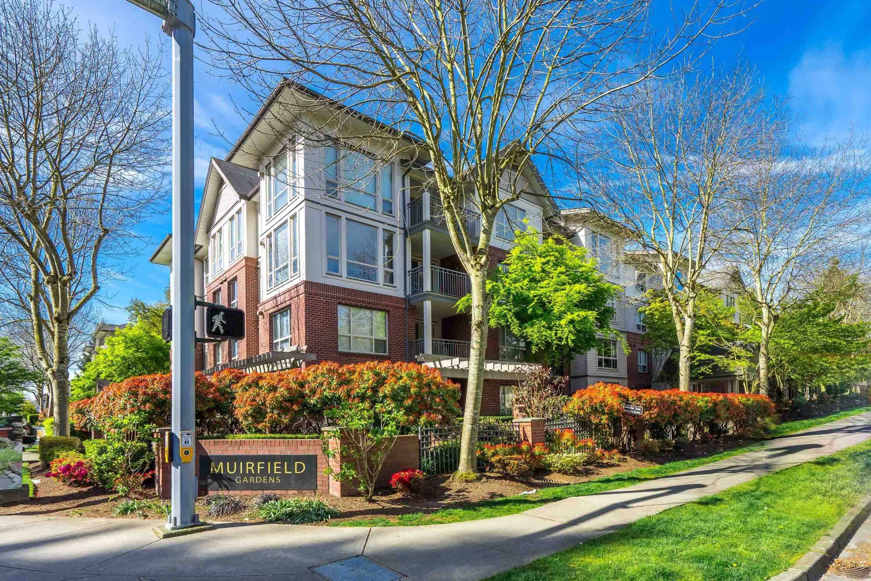 15188 22 AVE #310, Surrey, BC V4A 9T4
