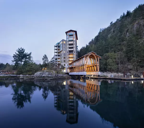 West Vancouver, BC V7W 0A4,6707 Nelson AVE #208