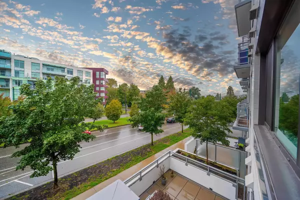 Vancouver, BC V5Z 0K1,4932 Cambie ST #205