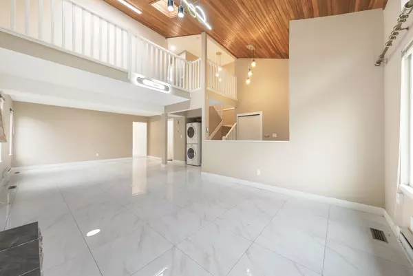 Surrey, BC V3R 7N1,15006 99a AVE