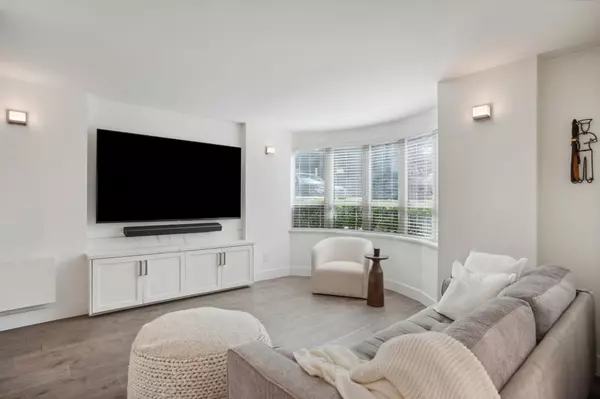 1501 Howe ST #T14, Vancouver, BC V6Z 2P8