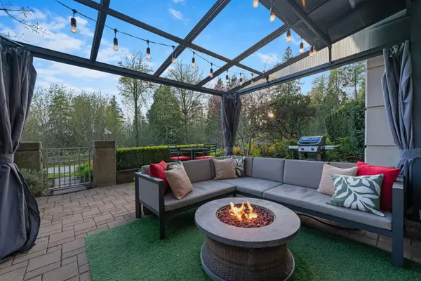 560 Raven Woods DR #109, North Vancouver, BC V7G 2T3
