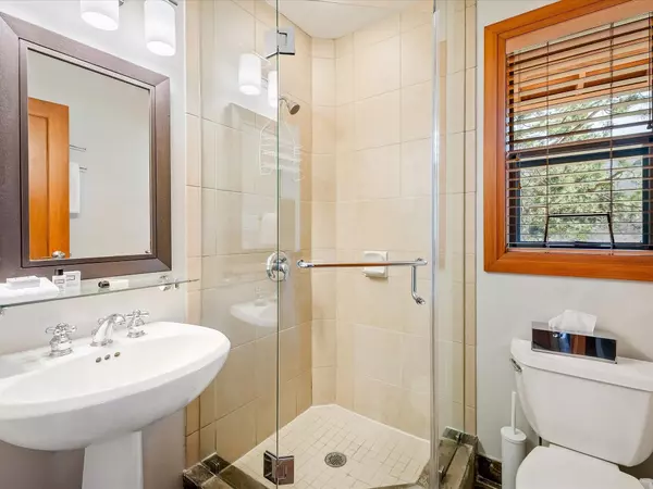 Whistler, BC V8E 0Z4,4867 Casabella CRES #C