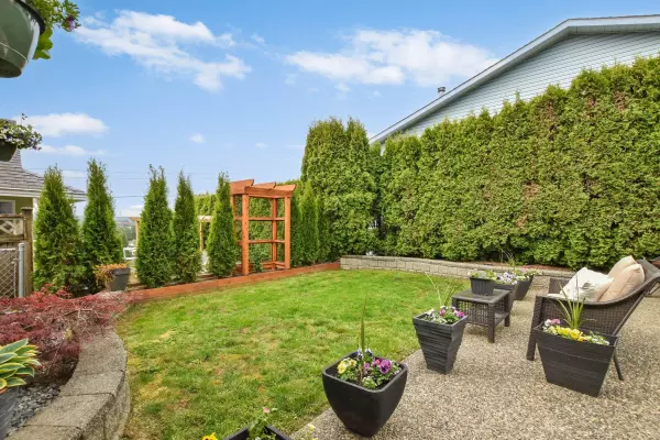 Mission, BC V2V 4A8,7461 Murray ST