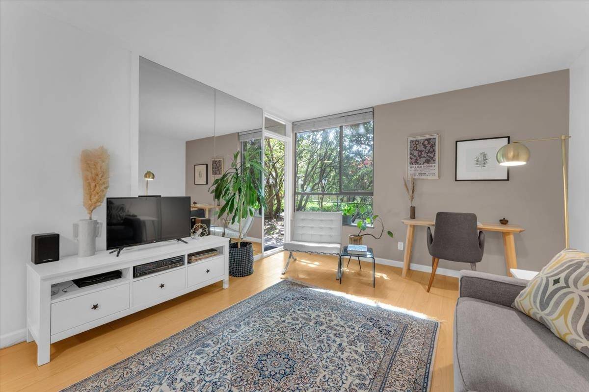 3905 Springtree DR #103, Vancouver, BC V6L 3E2