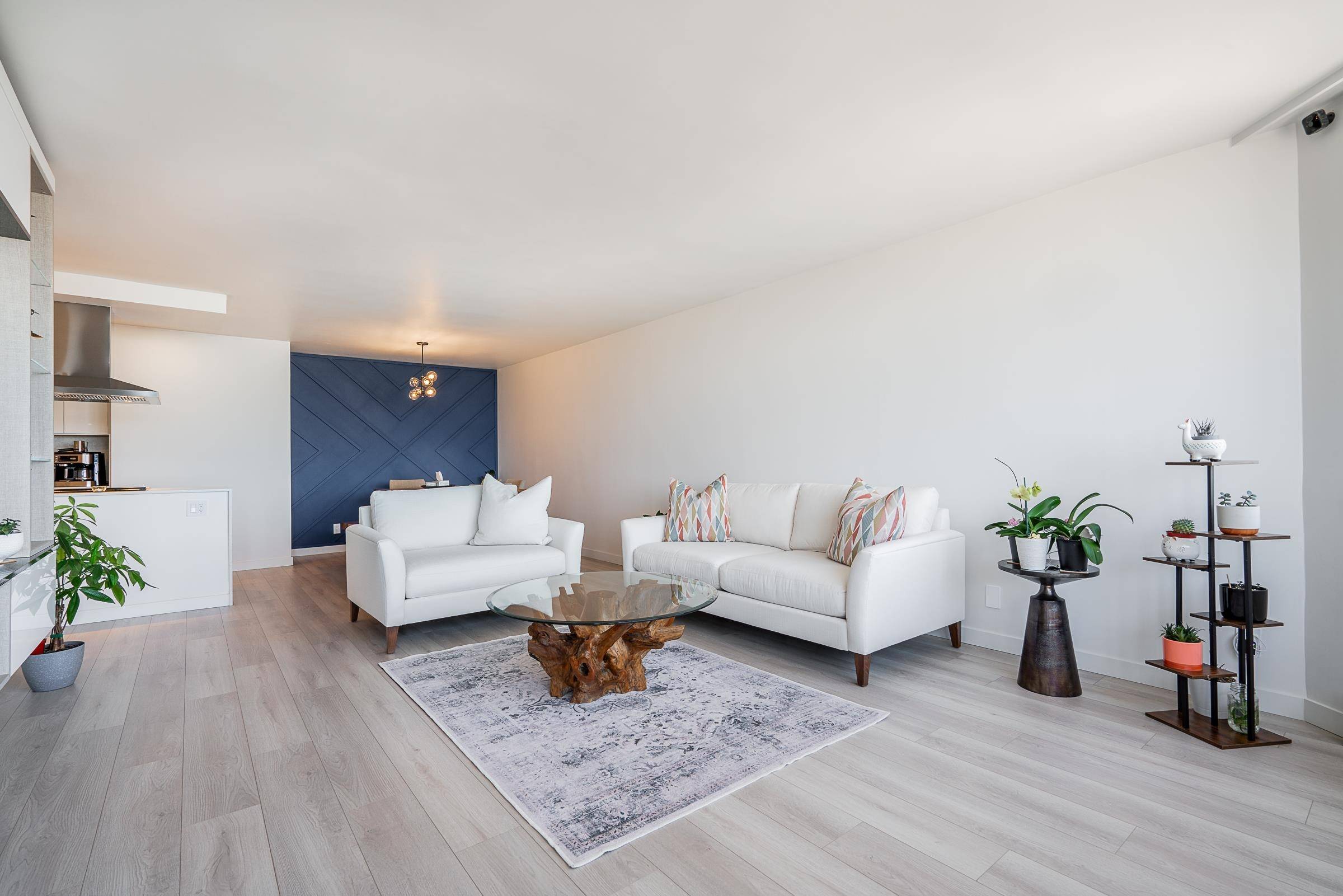 6540 Burlington AVE #2401 Burnaby, BC V5H 4G3