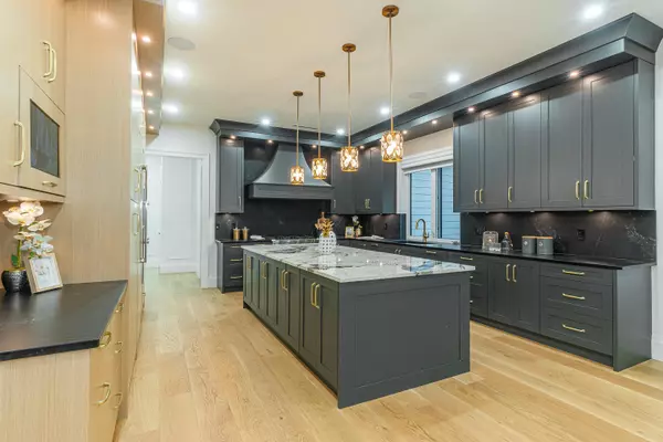 Surrey, BC V4A 4H5,13988 20a AVE