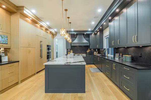 Surrey, BC V4A 4H5,13988 20a AVE