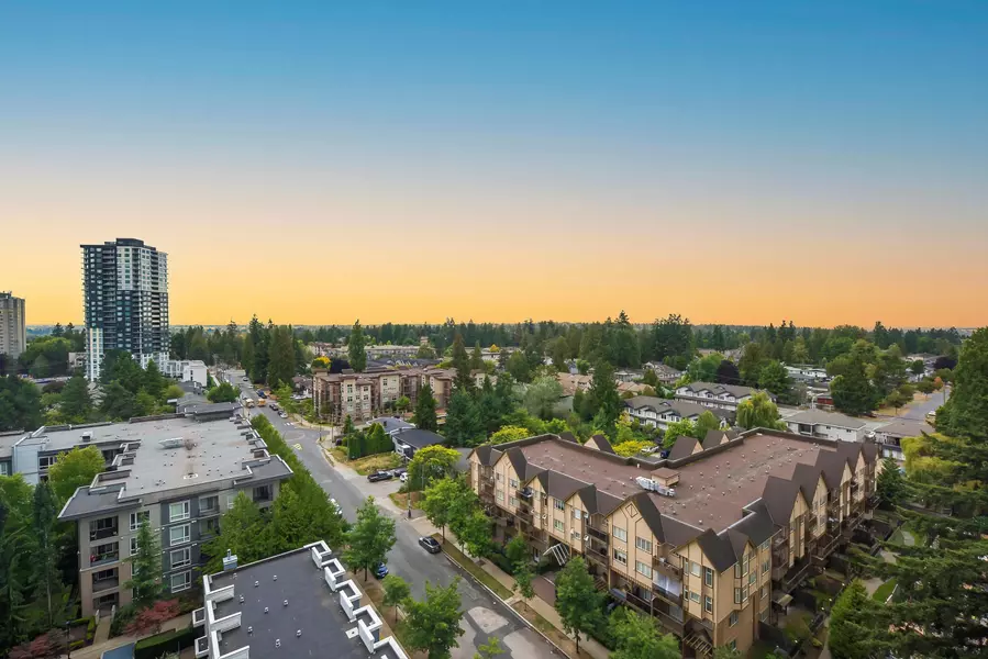 13308 Central AVE #1206, Surrey, BC V3T 0M4