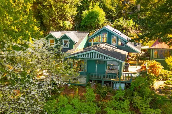 Bowen Island, BC V0N 1G2,1587 Mount Gardner RD