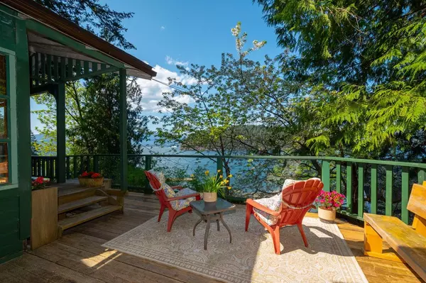 Bowen Island, BC V0N 1G2,1587 Mount Gardner RD