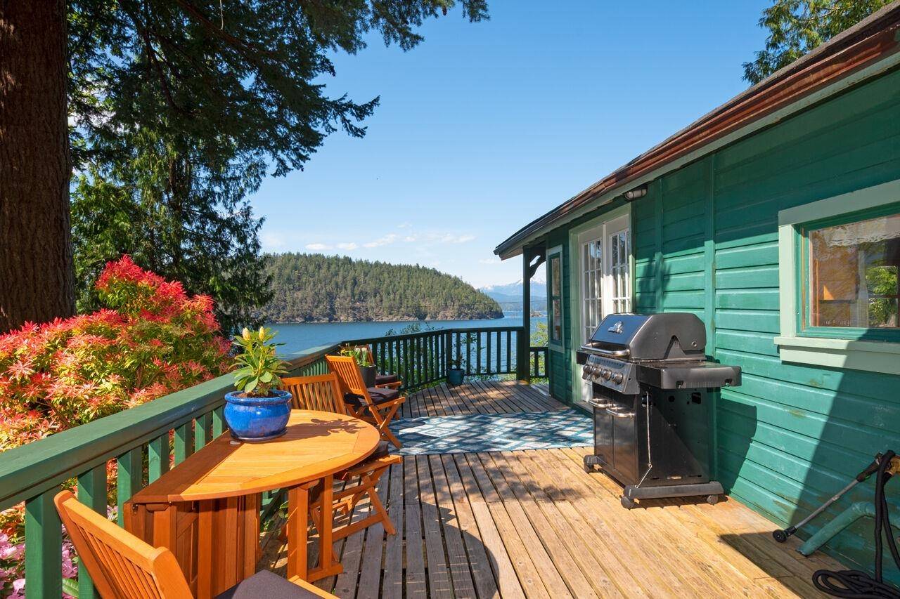 1587 Mount Gardner RD, Bowen Island, BC V0N 1G2