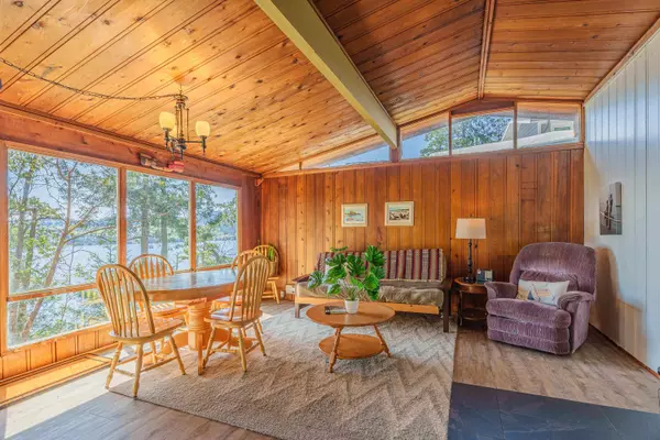 6037 Sandy Hook RD, Sechelt, BC V7Z 0C9