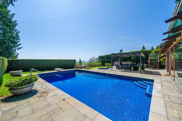 West Vancouver, BC V7S 3H3,1626 Pinecrest DR