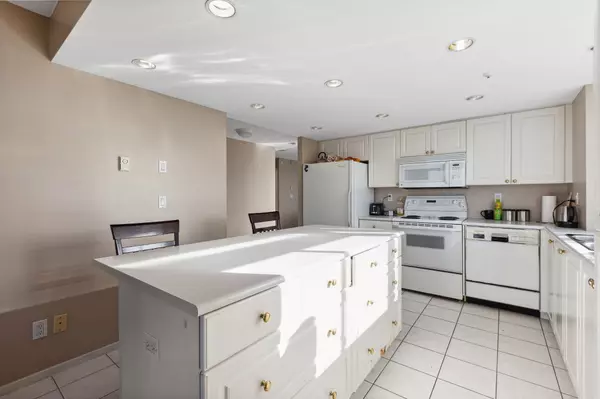 New Westminster, BC V3M 6V6,739 Princess ST #2204