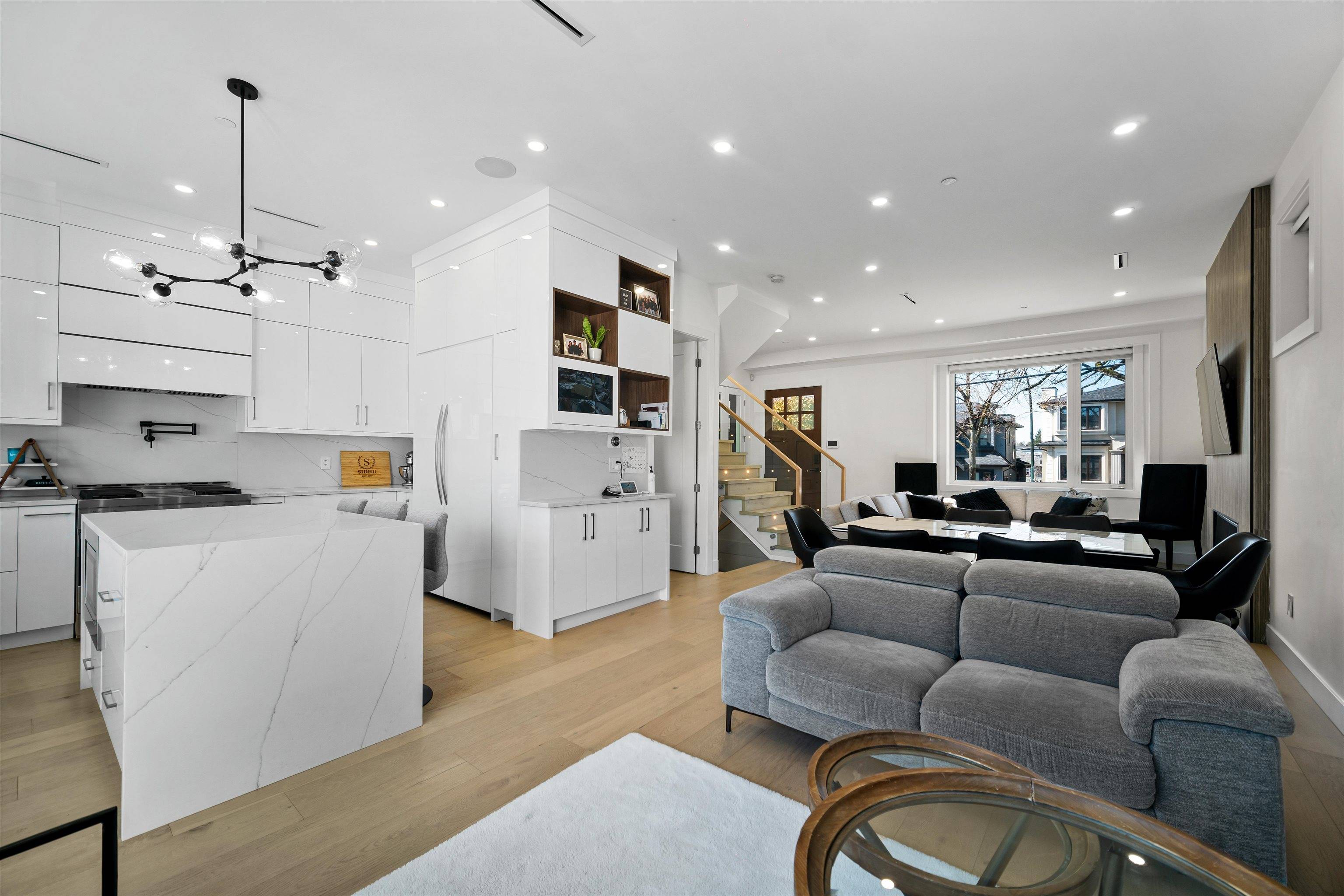 Vancouver, BC V5X 3C5,7666 Ontario ST