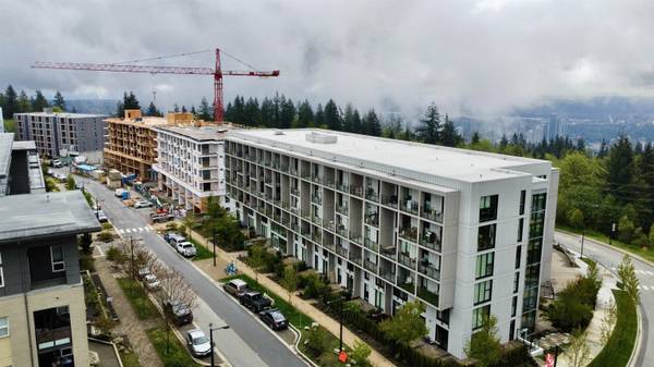 9888 University CRES #512, Burnaby, BC V5A 0G4