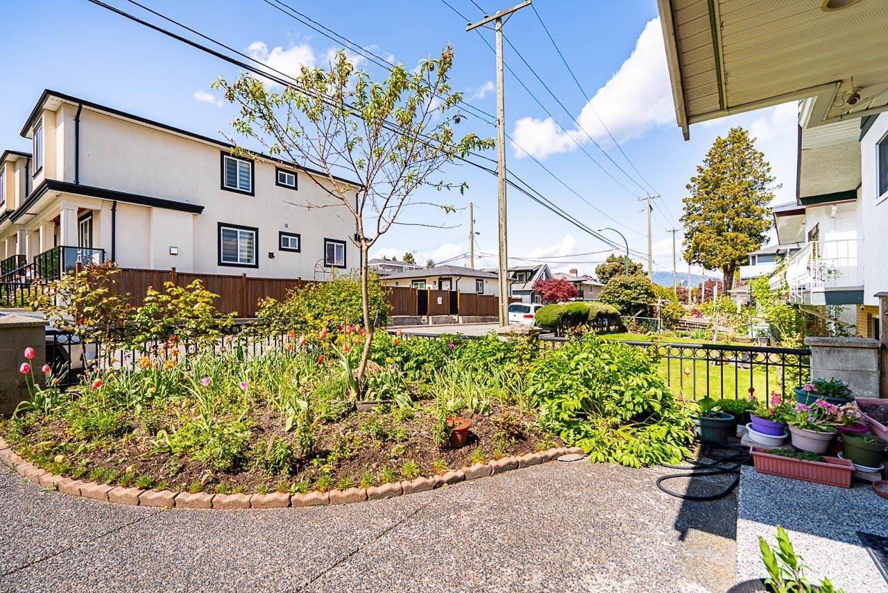 Vancouver, BC V5R 4C3,4694 Mchardy ST